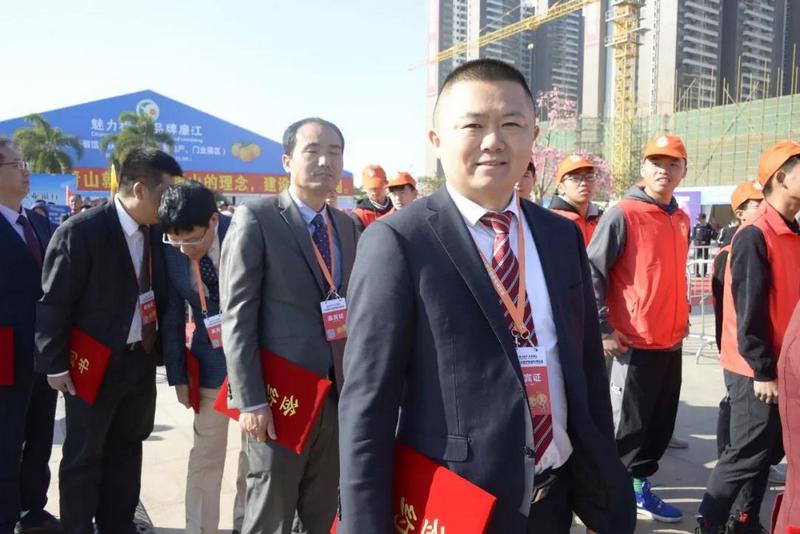 红橙盛会，龙健炫彩——龙健集团旗下数十家分公司如约而至 (6).jpg