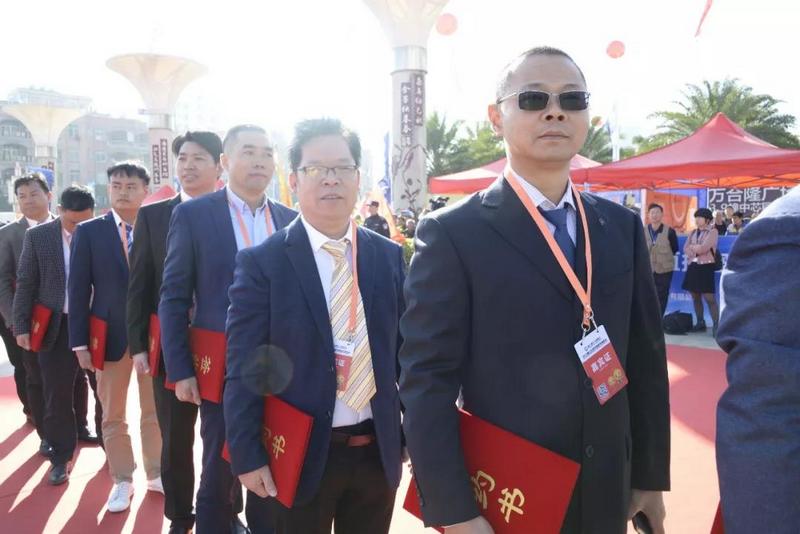 红橙盛会，龙健炫彩——龙健集团旗下数十家分公司如约而至 (7).jpg