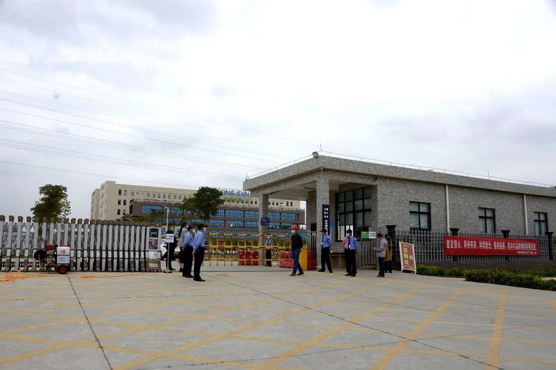 廉江市委书记林海武在龙健高新科技产业园调研指导疫情防控及复工复产工作 (1).jpg