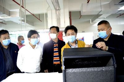 廉江市委书记林海武在龙健高新科技产业园调研指导疫情防控及复工复产工作 (5).jpg